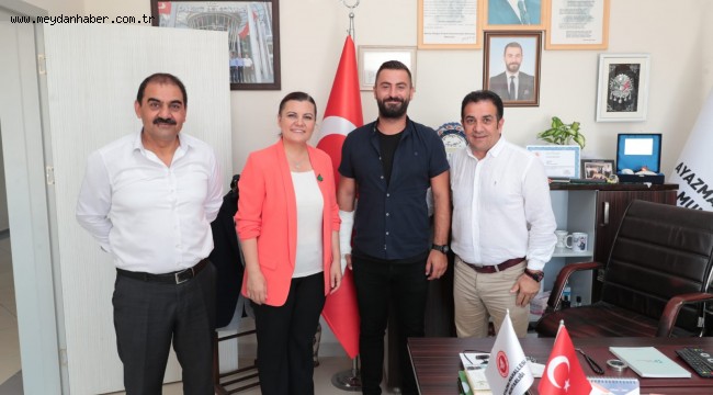 Hürriyet'ten, muhtar Çiçek'e geçmiş olsun ziyareti