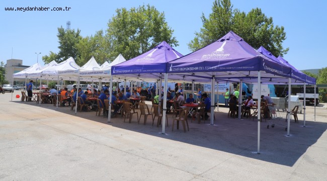 İzmir Büyükşehir Belediyesi'nin mobil mutfağı Muğla'dan döndü