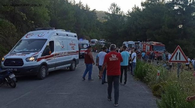 İzmir'de minibüs kazası: 8 ölü, 9 yaralı