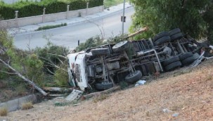 İzmir'de tır kazası: 3 yaralı