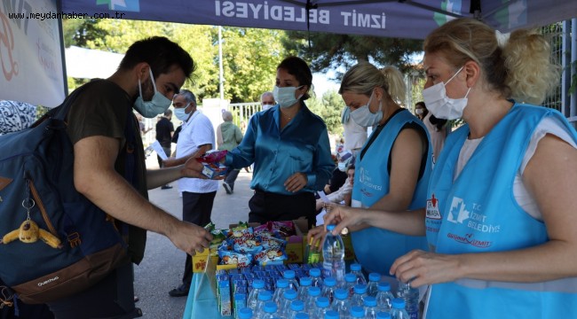 İzmit Belediyesi sınava girecek adayları yine yalnız bırakmadı