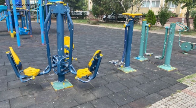 İzmit'in parkları rengarenk oluyor