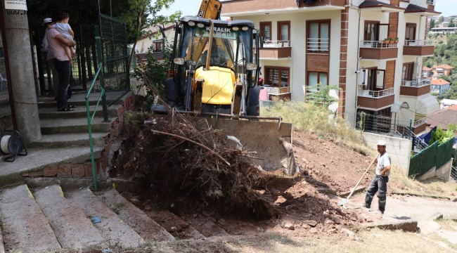 İzmit'te zamana yenik düşen sokak merdivenleri yenileniyor