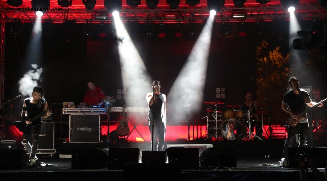 Kartal'daki Etkinliklere Ünlü Rock Grubu 'Manga' Damgasını Vurdu