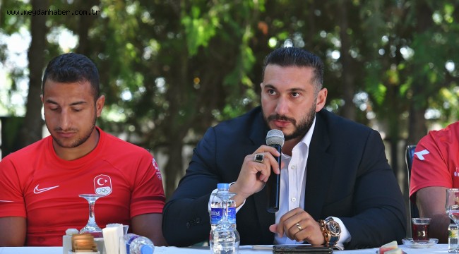 MANSUR YAVAŞ TOKYO OLİMPİYATLARINA KATILAN ASKİ VE EGO SPOR KULÜBÜ SPORCULARIYLA BİR ARAYA GELDİ