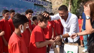 MARDİN'DEN FOÇA'YA ÇOCUK NEŞESİ