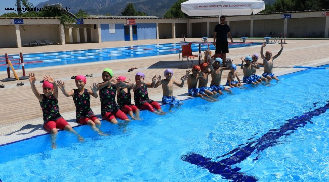 Mevsimlik tarım işçilerinin çocukları ilk kez havuzla buluştu