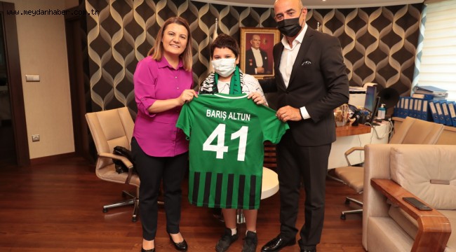 Minik Barış'tan Hürriyet'e teşekkür