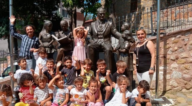 Minik öğrenciler  Ata'ya konuk oldu