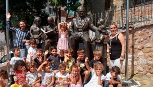 Minik öğrenciler  Ata'ya konuk oldu