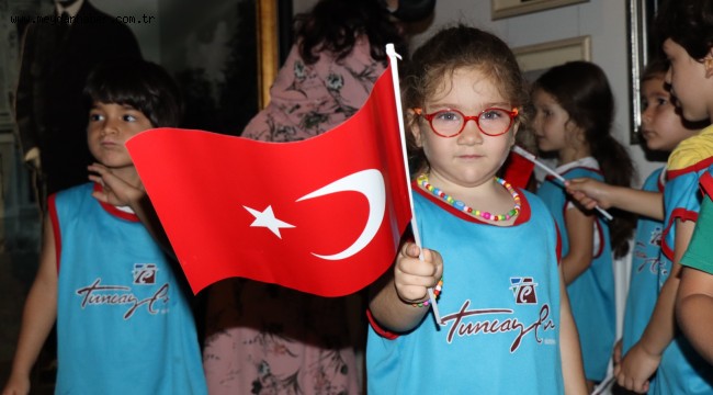  Minik Öğrenciler Ata'yı  'Evi'nde öğreniyor