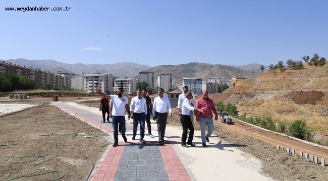 MUŞ BELEDİYESİ, PEYZAJ PROJELERİ İLE ŞEHRE NEFES ALDIRIYOR