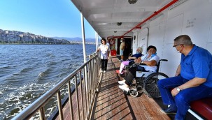 Nostalji vapuru 65 yaş üzeri yolcular için seferde