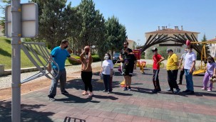 Özel gereksinimli bireyler spor yaparak sosyalleşiyor