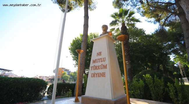 PAMUKKALE BELEDİYESİ ATATÜRK BÜSTÜNÜ YENİLEDİ