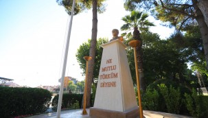 PAMUKKALE BELEDİYESİ ATATÜRK BÜSTÜNÜ YENİLEDİ