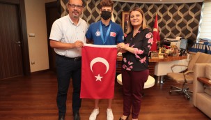  Şampiyon yüzücü hedefini Hürriyet ile paylaştı