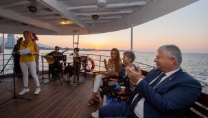 Sanatı kendimize rehber ediniyoruz