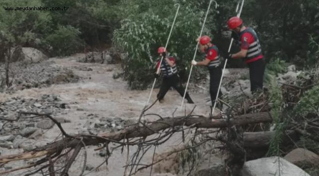 Sele kapılan tünel işçisini arama çalışmaları sürüyor