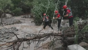 Sele kapılan tünel işçisini arama çalışmaları sürüyor