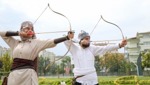 SİNCAN BELEDİYESİ GENÇLERİ "OKÇULUK" SPORU İLE TANIŞTIRIYOR