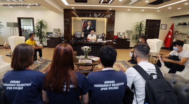  Yenimahalle'nin şampiyonlarından Yaşar'a ziyaret