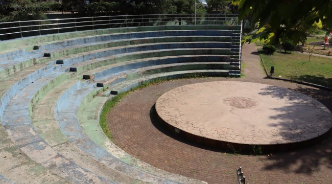 Yuvam Akarca Demokrasi Parkı Amfi Tiyatrosu da yenileniyor