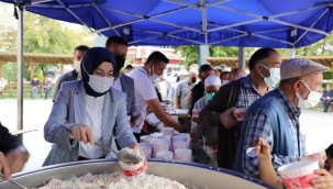 AHİLİK HAFTASI MEHTERAN GÖSTERİSİ VE PİLAV DAĞITIMI