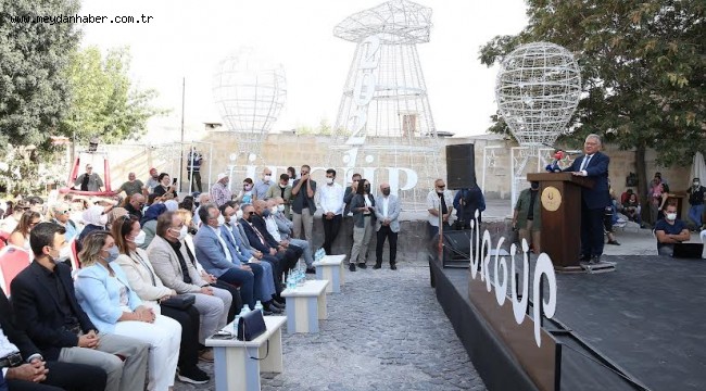 BAŞKAN BÜYÜKKILIÇ, ÜRGÜP'TE BAĞ BOZUMUNA KATILIP, PEKMEZ KAYNATTI