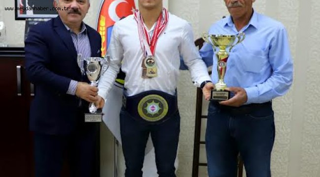 Başkan Esen Başarılı Sporcuları Ödüllendirdi