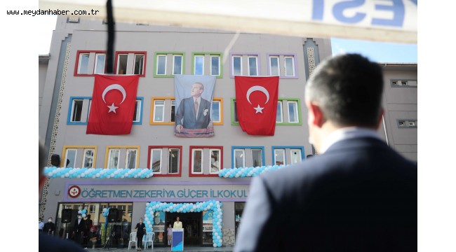 BAŞKAN GÖKHAN YÜKSEL, OKULLARINA KAVUŞAN ÖĞRENCİLERİN HEYECANINA ORTAK OLDU