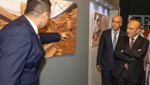 Başkan Soyer Göbeklitepe Fotoğraf Sergisi'nin açılışına katıldı