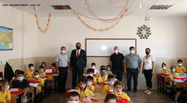 BAŞKAN YILMAZ, YENİ EĞİTİM ÖĞRETİM YILININ AÇILIŞINDA ÖĞRENCİLERİ YALNIZ BIRAKMADI