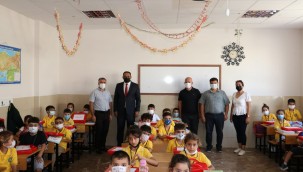 BAŞKAN YILMAZ, YENİ EĞİTİM ÖĞRETİM YILININ AÇILIŞINDA ÖĞRENCİLERİ YALNIZ BIRAKMADI