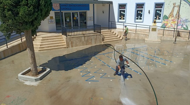BELEDİYE EKİPLERİ OKULLARDA DEZENFEKSİYON ÇALIŞMASI BAŞLATTI