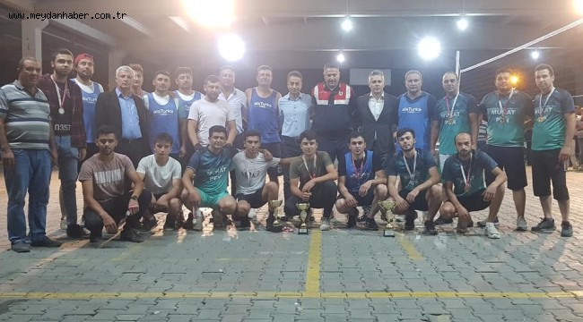 ÇARDAK'TA VOLEYBOL HEYECANI SONA ERDİ