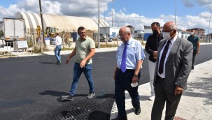 Erbay Caddesi'nde Sıcak Asfalt Serim Çalışmalarına Başlandı