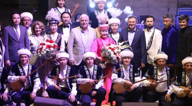 EXPO ALANINDA KAZAKİSTAN RÜZGÂRI ESTİ
