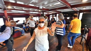 Huzurevi sakinleri Körfez turuna çıktı