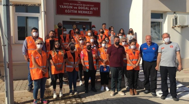 İzmir İtfaiyesi'nden afette kurtarılacak can dostlar için eğitim