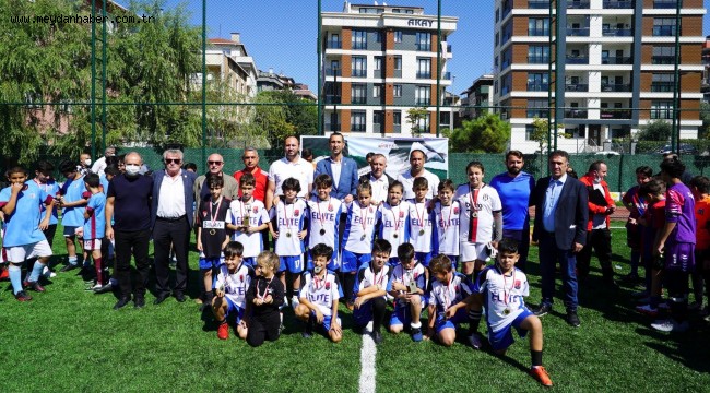 Kartal'da Metin Oktay anısına düzenlenen futbol turnuvası sona erdi