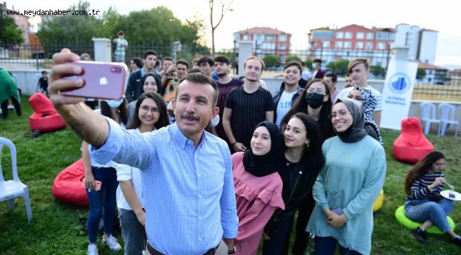 KÜTÜPHANEDEN ÜNİVERSİTEYE