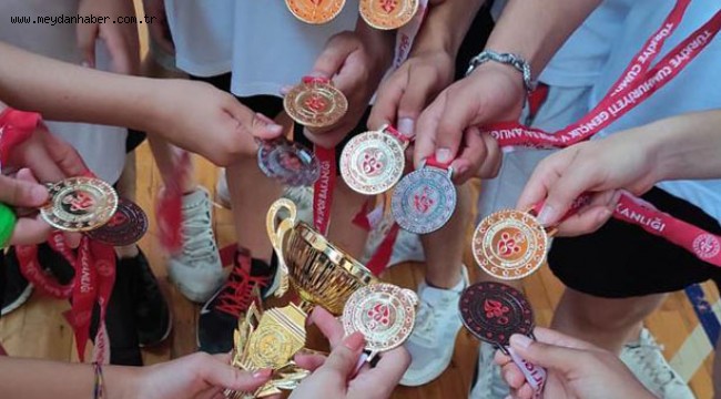 Yenimahalle'den Zafer Turnuvası'nda madalya şov