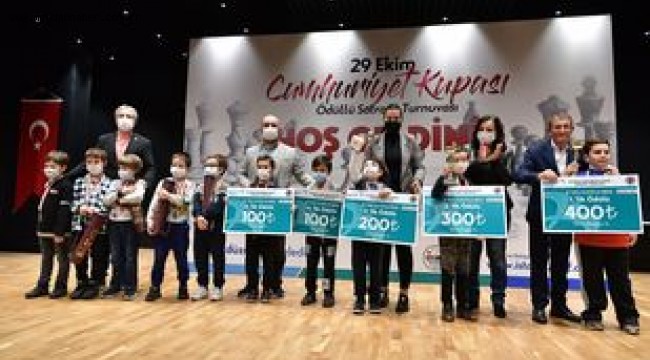 348 SPORCU SATRANÇ TURNUVASI'NDA MÜCADELE ETTİ