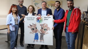 BAŞKAN SAVAŞ "ORTAK VAROLUŞ" MOZAİĞİNİ ATÖLYEDE İNCELEDİ