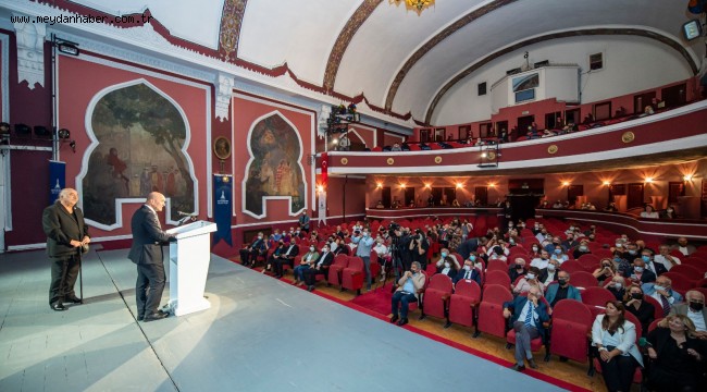 Başkan Soyer: "İyi ki tiyatro var"