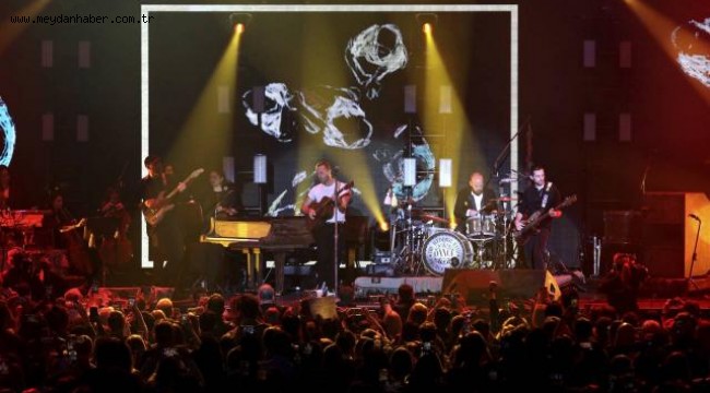 Coldplay'den çevre dostu konser: Zıplayarak elektrik üretilecek