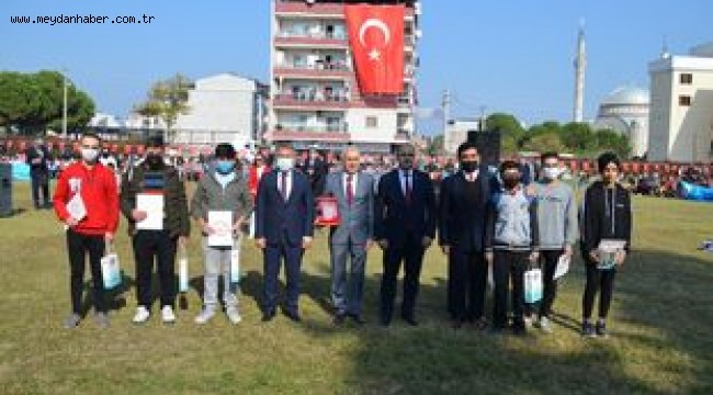 Cumhuriyet Bayramı Ahmetli'de Coşku ile Kutlandı