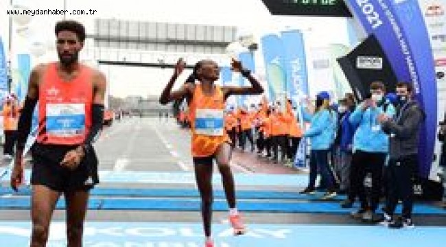 DÜNYANIN EN HIZLISI: N KOLAY İSTANBUL YARI MARATONU