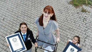 Dünyanın en uzun boylu kadını Guinness Rekorlar Kitabı'nda